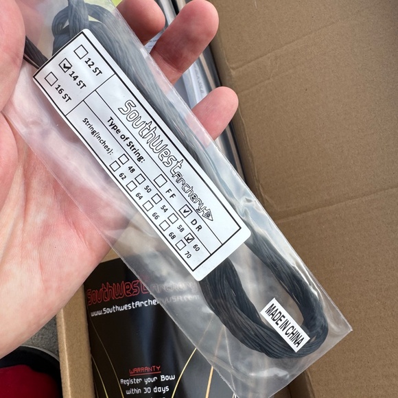 Southwest Archery 64" Spyder XL Takedown Recurve Bow with accessories - Picture 7 of 16